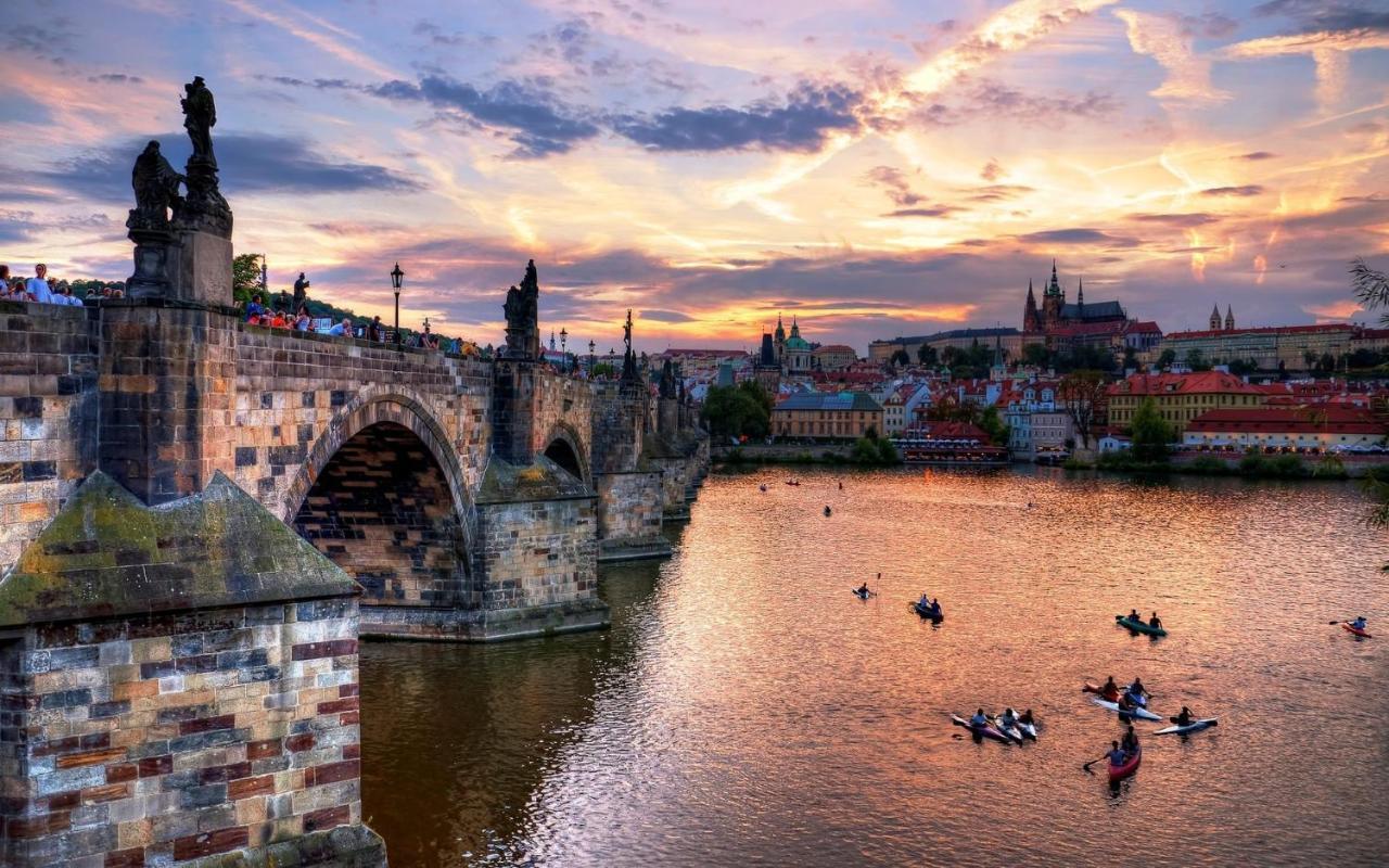 Black Gold Kingdom Praha Eksteriør bilde